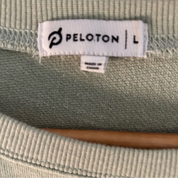 Peloton Heart Pullover Sweatshirt. Size Large. - Picture 5 of 11